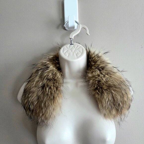 Real fur collar. - Picture 8 of 8